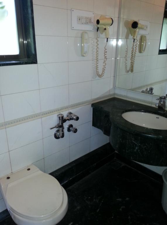 Hotel Srimaan Pune Extérieur photo