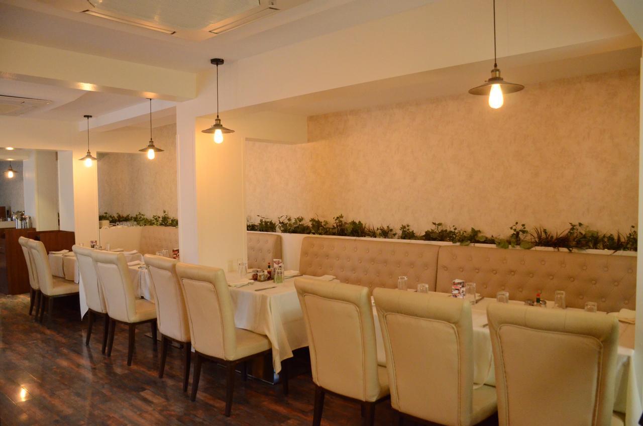 Hotel Srimaan Pune Extérieur photo