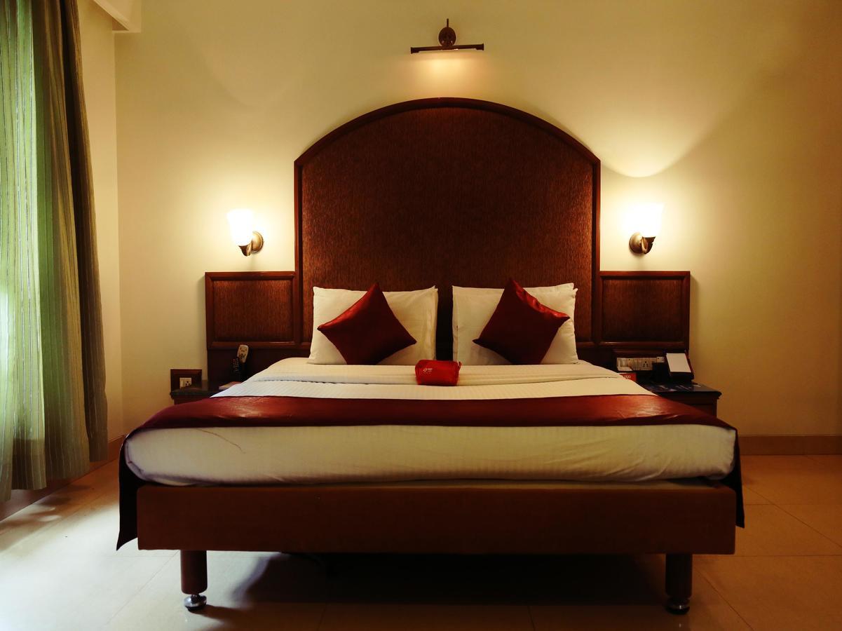 Hotel Srimaan Pune Extérieur photo