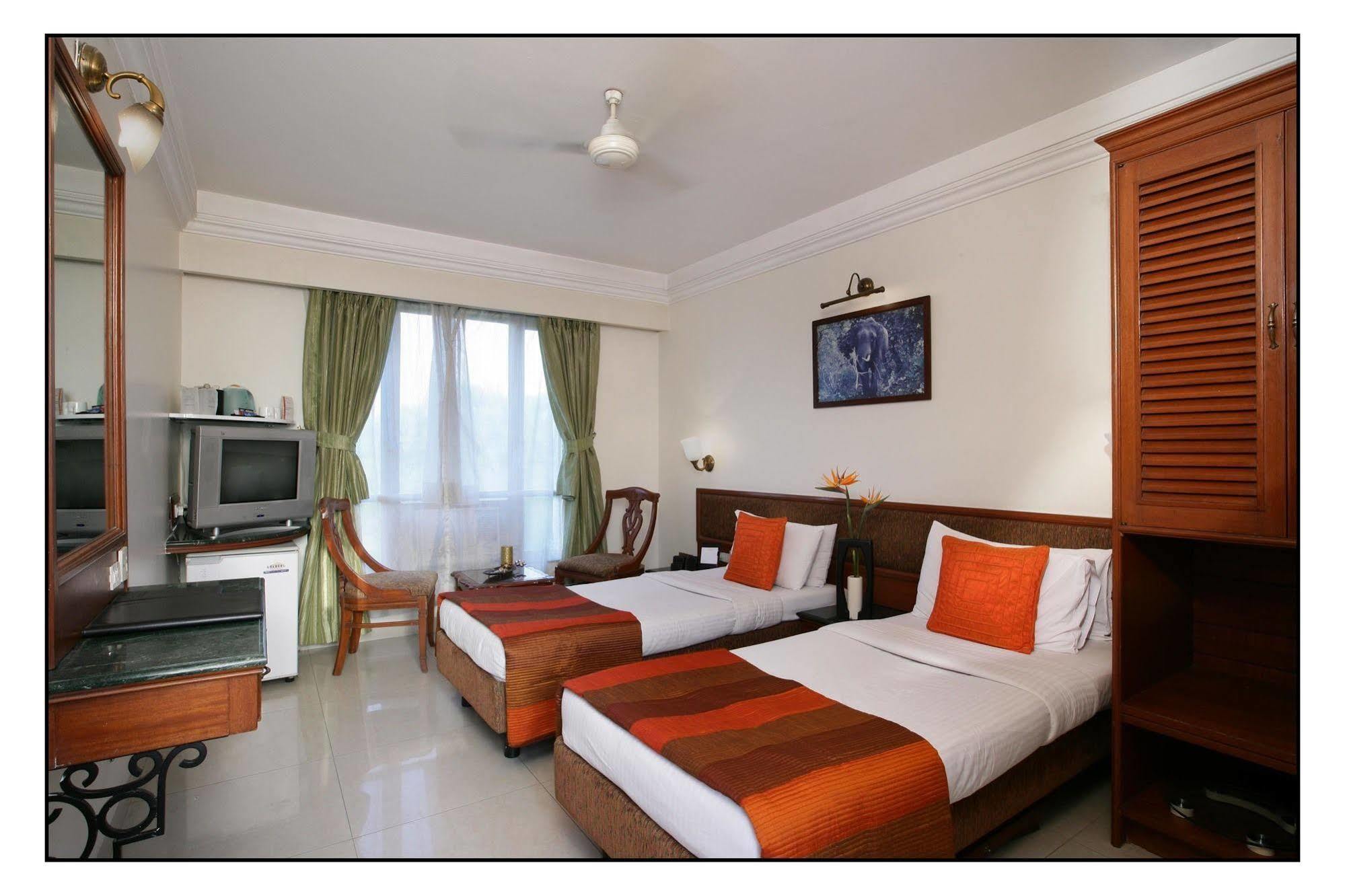 Hotel Srimaan Pune Extérieur photo