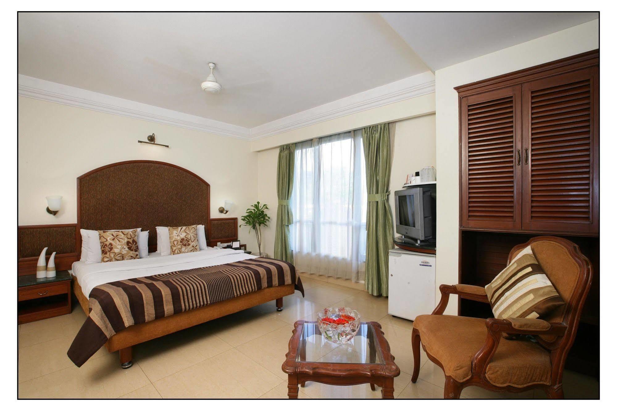 Hotel Srimaan Pune Extérieur photo