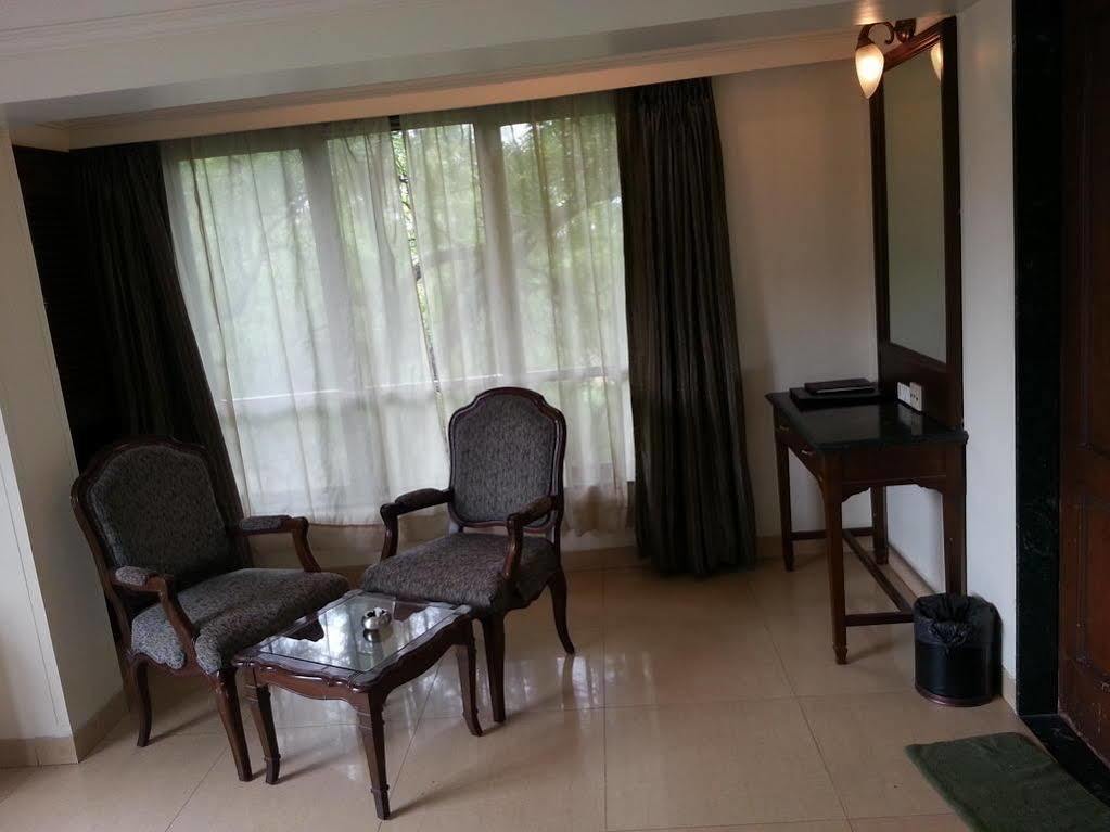Hotel Srimaan Pune Extérieur photo