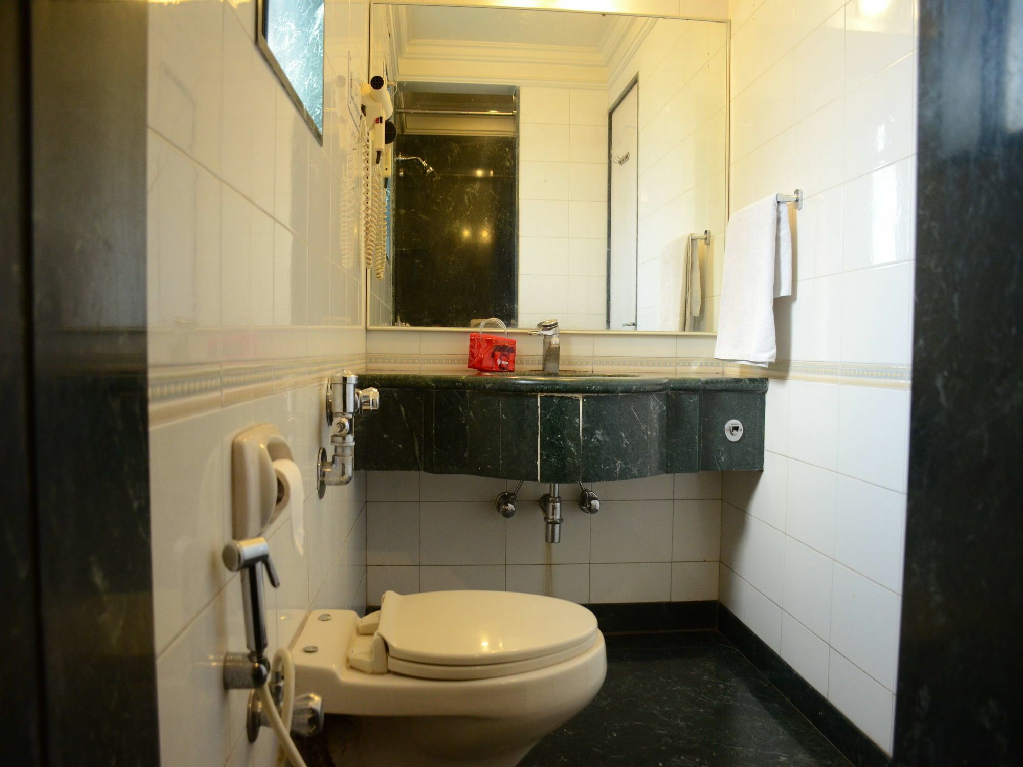 Hotel Srimaan Pune Extérieur photo